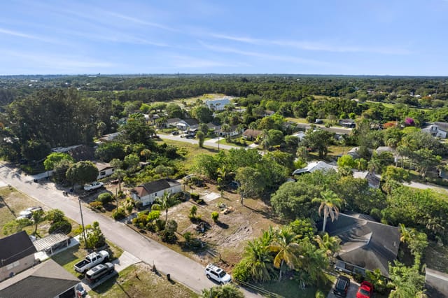 8506 SE Eucalyptus Way, Hobe Sound, FL 33455