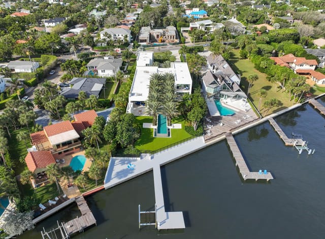 7810 S Flagler Dr 003