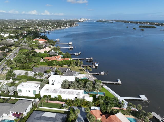 7810 S Flagler Dr 004