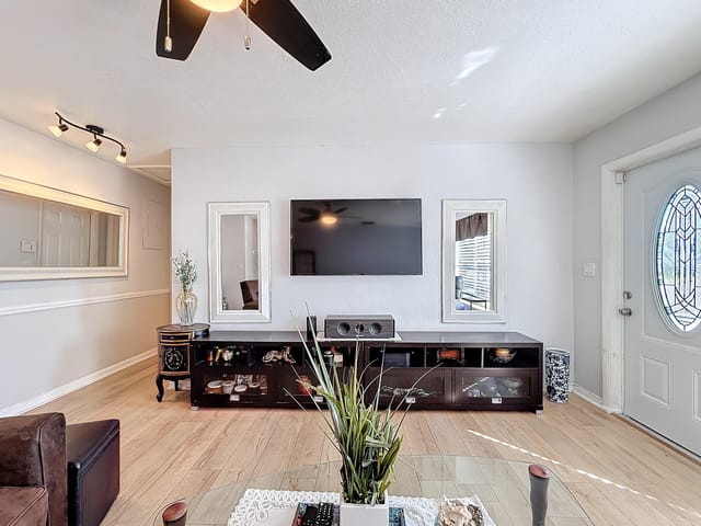 6293 NW 27th Street-21
