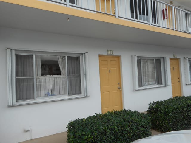 3322 Cynthia Lane 106, Lake Worth Beach, FL 33461