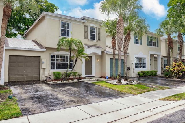 5900 S Golden Beauty Lane 5900, Tamarac, FL 33321