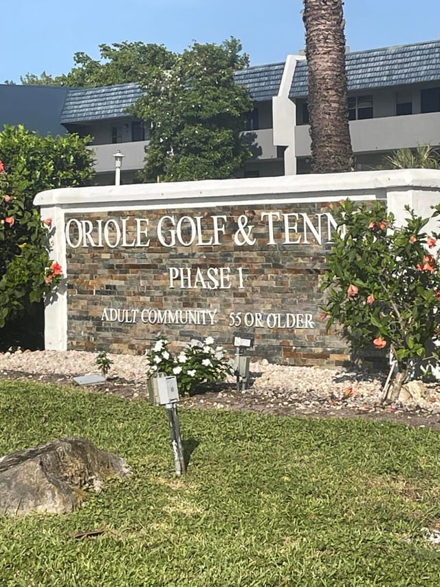 7827 Golf Cir Drive 202, Margate, FL 33063