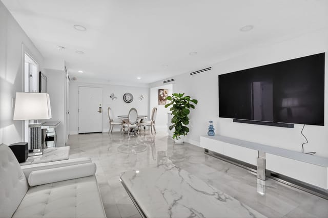 5225 Collins Avenue 1408, Miami Beach, FL 33140
