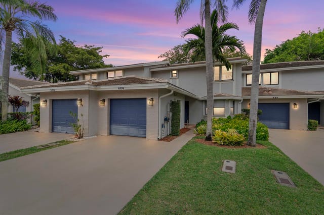 624 N Deer Creek North Shore Drive N, Deerfield Beach, FL 33442