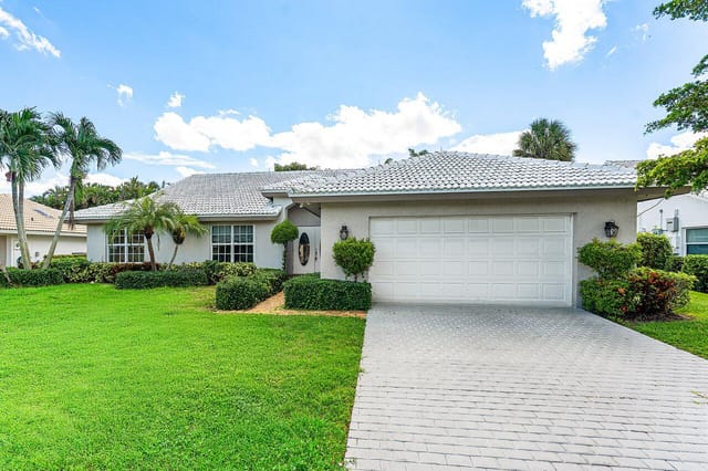 003-4572WhiteCedarLane