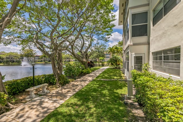 03_5102_NW_36th_St_Lauderdale_Lakes_FL_3