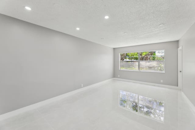 04_5102_NW_36th_St_Lauderdale_Lakes_FL_3