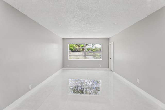 05_5102_NW_36th_St_Lauderdale_Lakes_FL_3