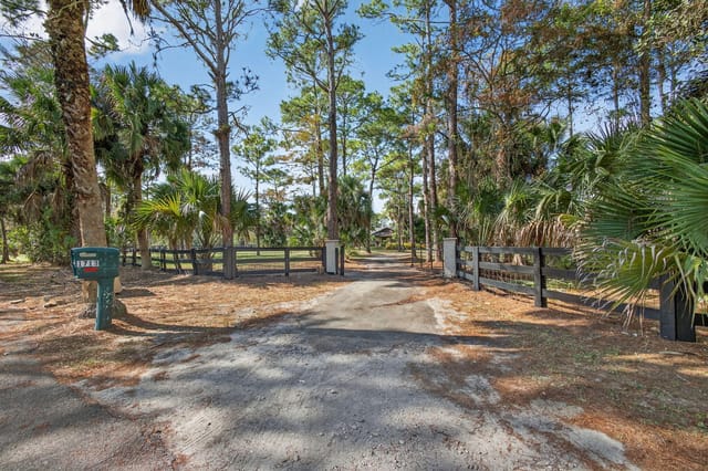 1713 Arabian Drive, Loxahatchee, FL 33470