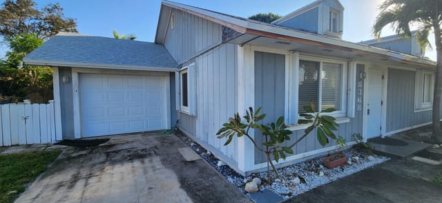 8368 Garage 2