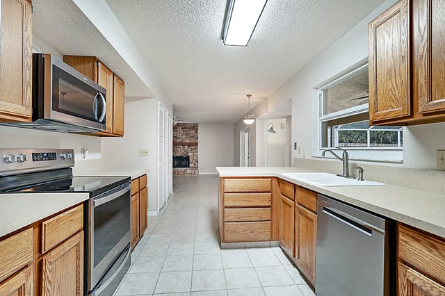3847 Woods Walk Blvd -12