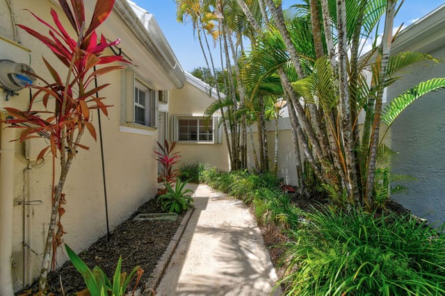 9293HeathridgeDr(9)