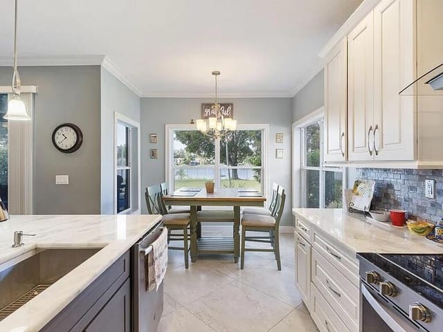 Kitchen and Breadkfast nook