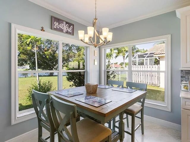 Breakfast nook