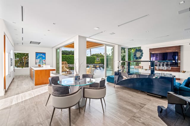 DINING_TO_VIEW_DT