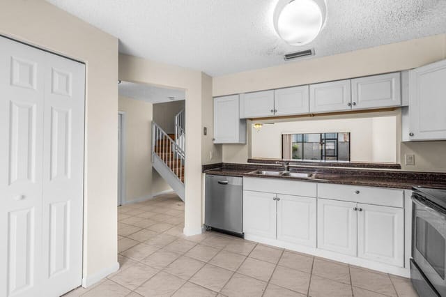 008-9112Southwest21stCourt-BocaRaton-FL-