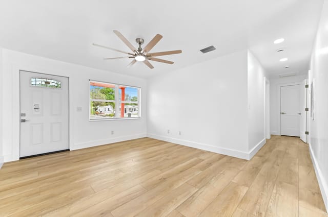 06 Living Room 02