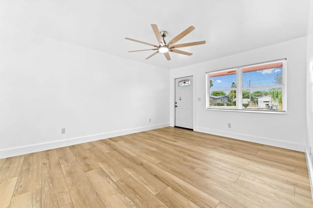 07 Living Room 03