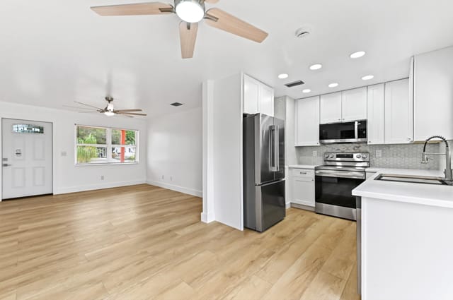 09 Dining Room 02