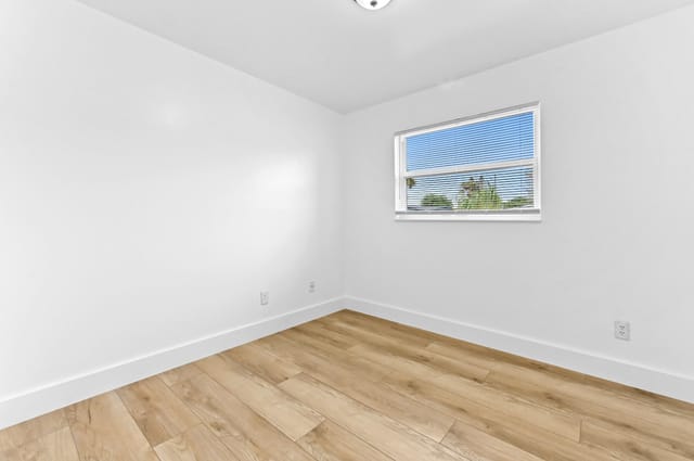 14 Bedroom 01