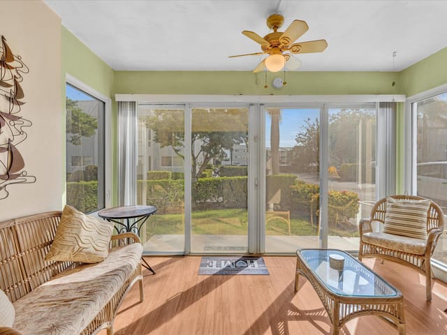 fLORIDA ROOM