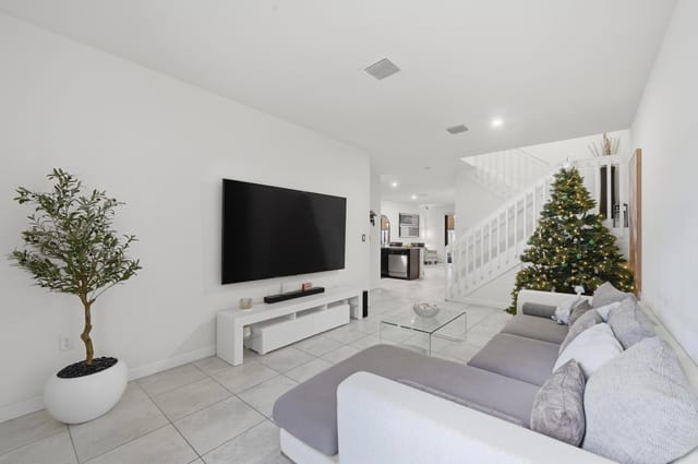 OPEN FLOOR PLAN WITH HIGH CEILINGS