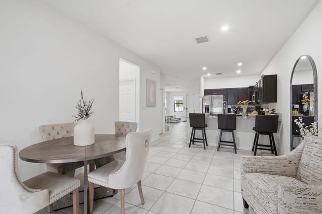 OPEN AND AIRY FLOOR PLAN