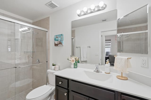 FIRST FLOOR FULL BATHROOM