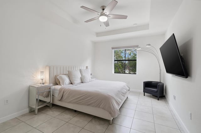 SPACIOUS PRIMARY BEDROOM