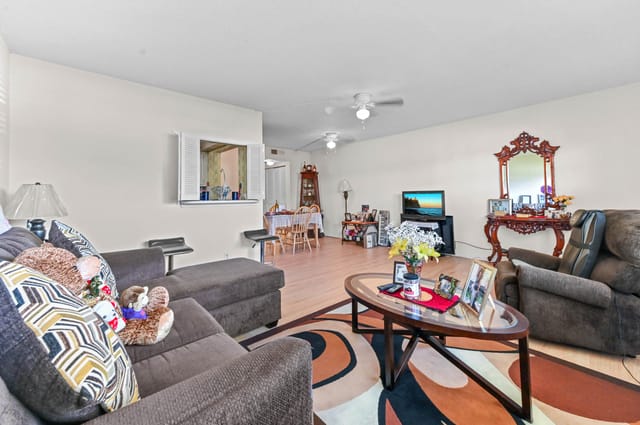 08 Livingroom 03
