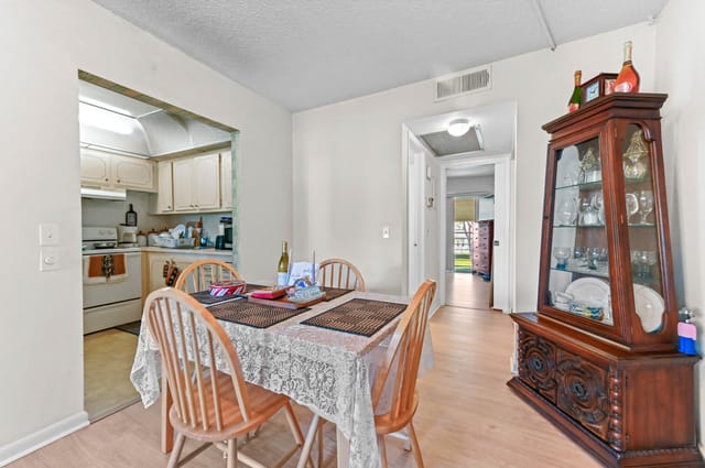 09 Dining area 01