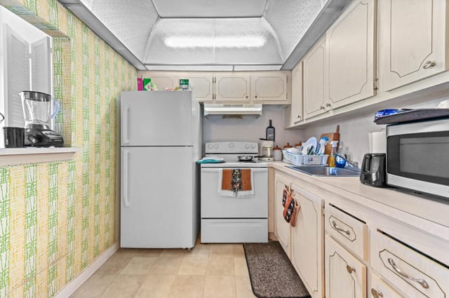 11 Kitchen 01