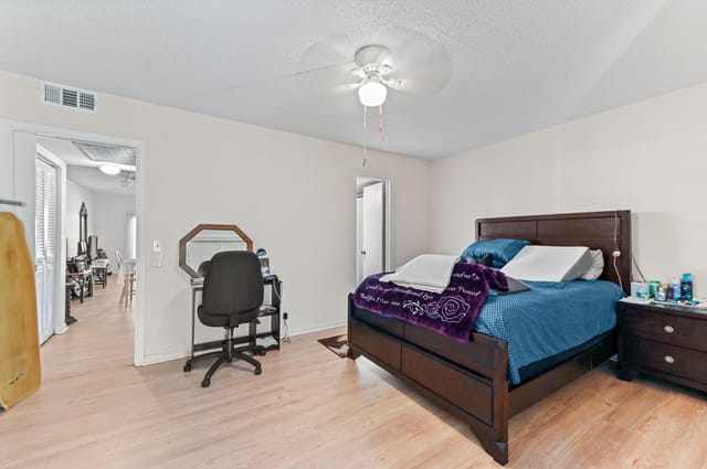 16 Bedroom 03