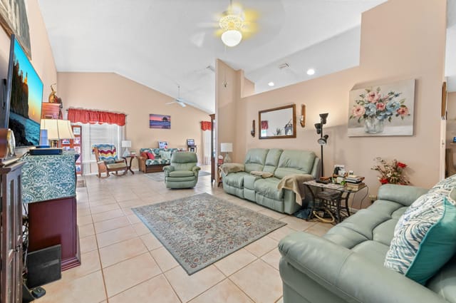 07 Living room 02