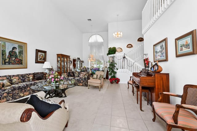 05 Living Room 01