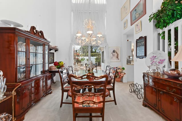 09 Dining Room 01