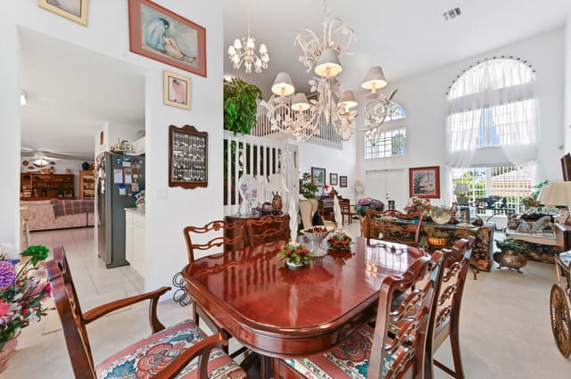 10 Dining Room 02