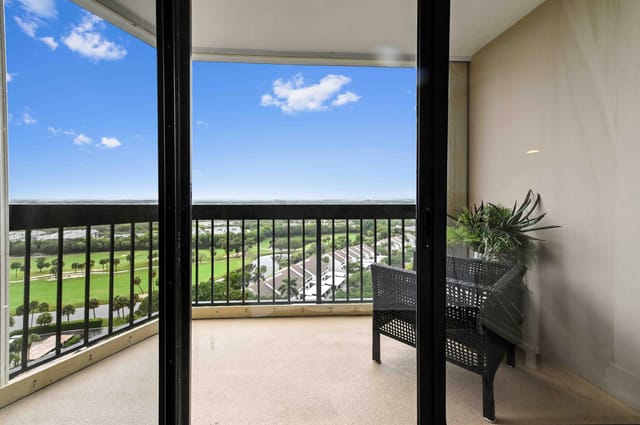 07 balcony 01