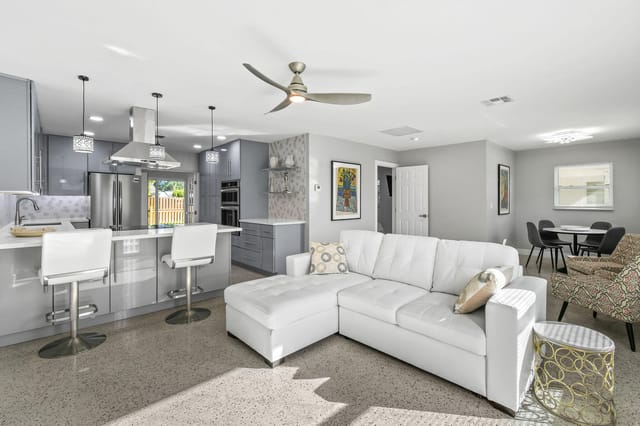 1004StillwaterDr(7)