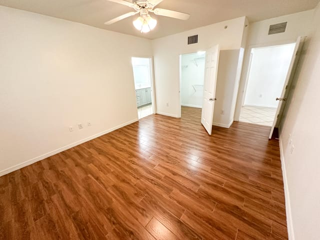 6434 Emerald Dunes Drive 203