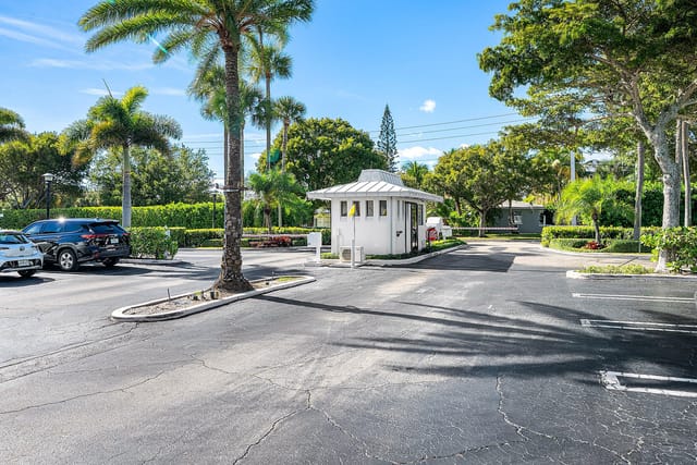 002-5200NorthFlaglerDrive-WestPalmBeach-