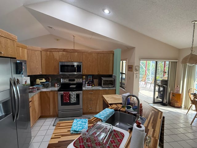 the kitchen 2