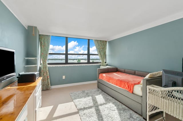 Second bedroom
