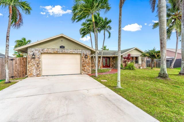 001-110WestRubberTreeDrive-LakeWorth-FL-