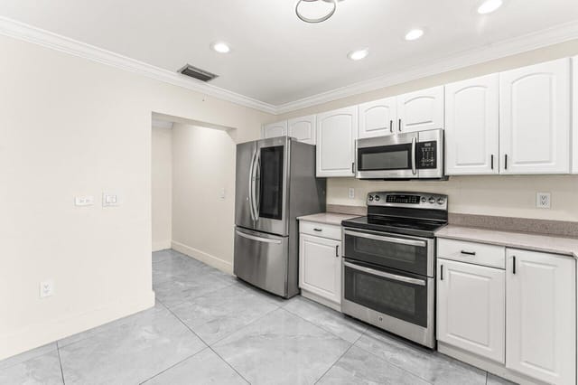 011-110WestRubberTreeDrive-LakeWorth-FL-