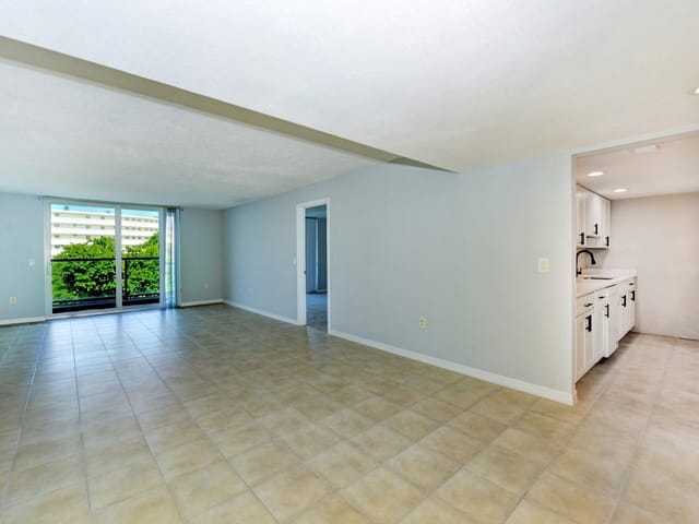 2560Ocean#406-12