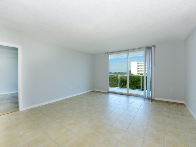 2560Ocean#406-16