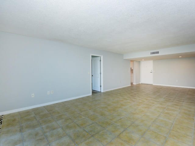 2560Ocean#406-17