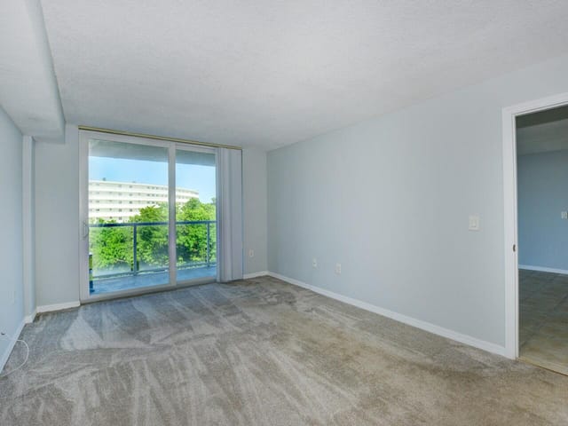 2560Ocean#406-18